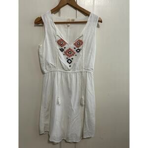 Anthropolgie Size 2 White Bohemian Dress with Cinched Waist Bead Work Knee Lengt